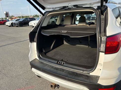 Used 2019 Ford Escape Titanium AWD/4WD image 16