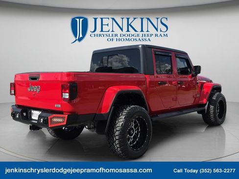Used 2023 Jeep Gladiator Overland w/ Trailer Tow Package AWD/4WD image 5