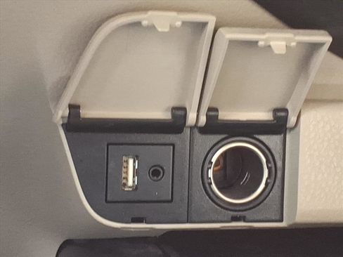 Used 2018 Toyota Camry image 21