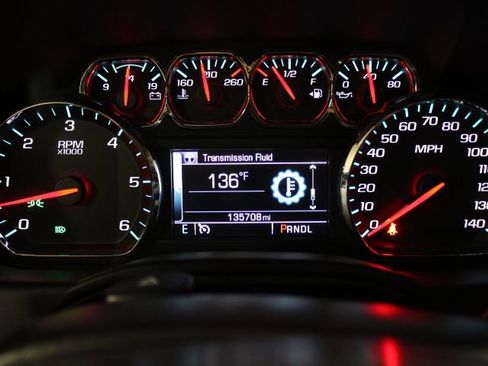 Used 2018 Chevrolet Suburban LT image 57