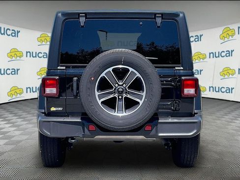 Used 2023 Jeep Wrangler Unlimited Sahara w/ Cold Weather Group AWD/4WD image 5
