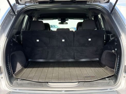 Used 2018 Jeep Grand Cherokee Laredo image 34