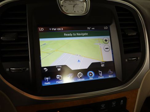 Used 2014 Chrysler 300 C RWD image 35