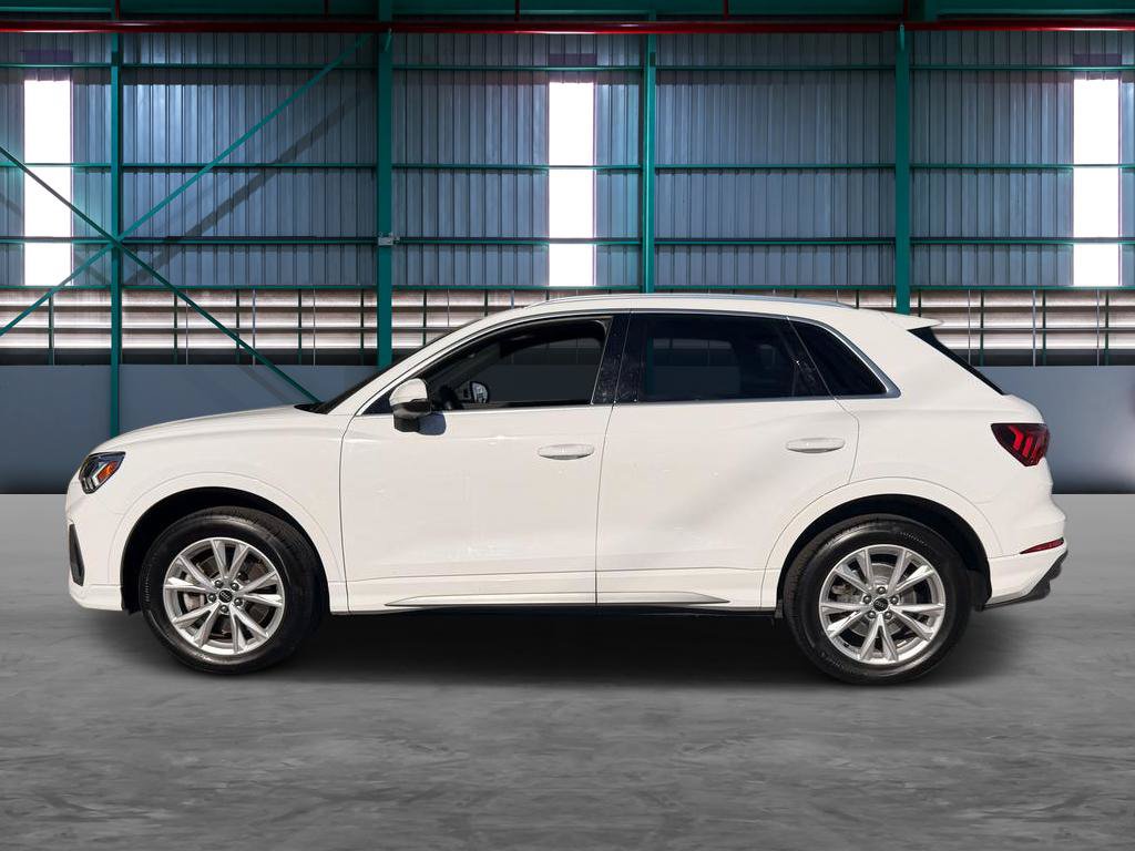 Used 2024 Audi Q3 2.0T Premium AWD/4WD image 2