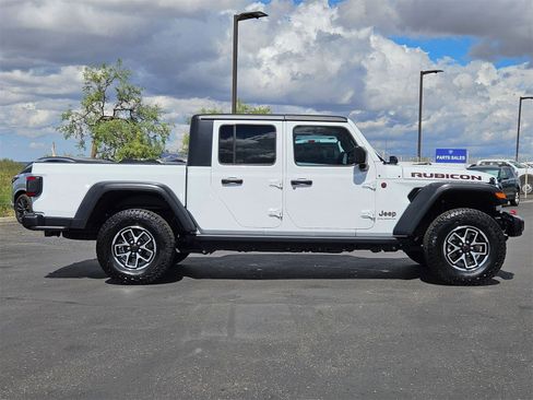 Used 2024 Jeep Gladiator Rubicon image 4