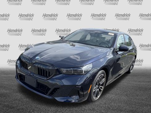 Used 2026 BMW 550e xDrive w/ Premium Package AWD/4WD image 6