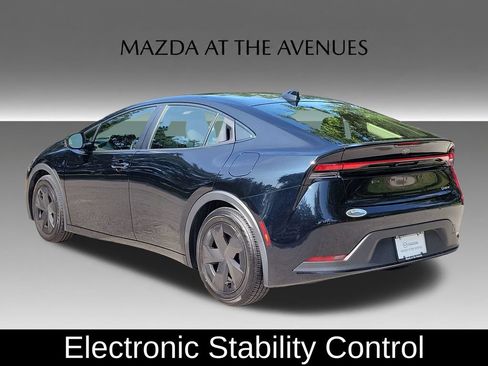 Used 2024 Toyota Prius LE FWD image 5
