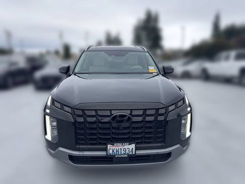 Used 2023 Hyundai Palisade Limited AWD/4WD image 2
