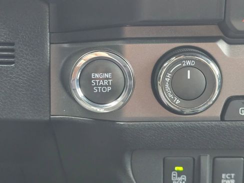 Used 2023 Toyota Tacoma TRD Off-Road w/ Technology Package image 32