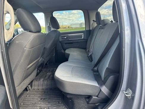 Used 2023 RAM 1500 Classic SLT AWD/4WD image 29