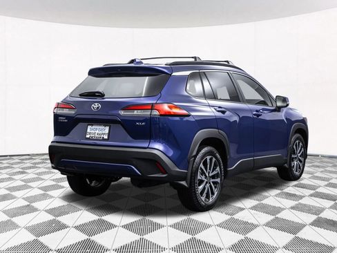 Used 2024 Toyota Corolla Cross XLE image 11