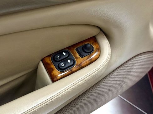 Used 2001 Jaguar XK8 Convertible RWD image 18