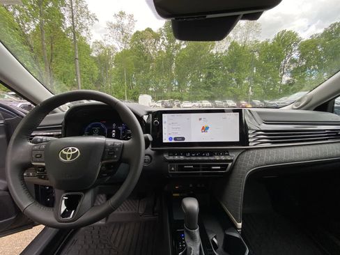 Used 2026 Toyota Camry XLE w/ Premium Package AWD/4WD image 22