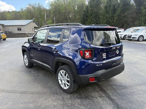 Used 2021 Jeep Renegade Latitude w/ Convenience Group AWD/4WD image 2