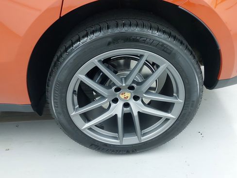 Used 2025 Porsche Macan image 34