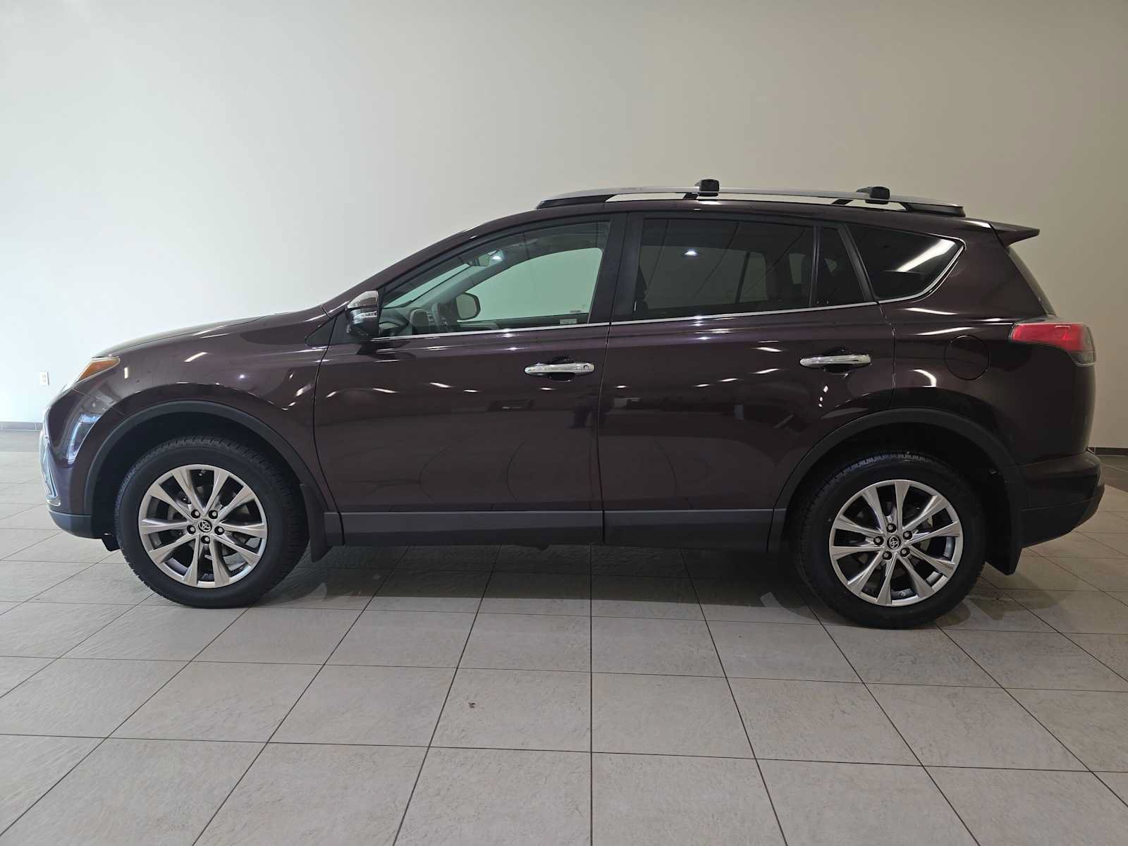 Used 2017 Toyota RAV4 Limited w/ Advanced Technology Package AWD/4WD image 3
