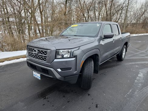 Used 2022 Nissan Frontier SV w/ Technology Package image 4