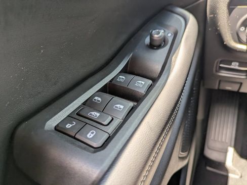 Used 2023 Jeep Grand Cherokee Limited w/ Black Appearance Package AWD/4WD image 28