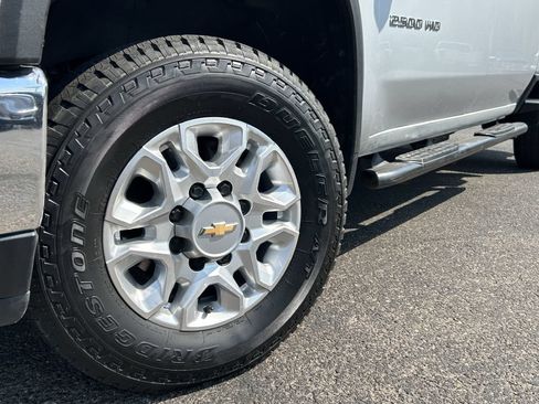 Used 2020 Chevrolet Silverado 2500 LT w/ All Star Edition AWD/4WD image 4