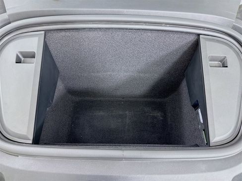 Used 2022 Porsche Taycan image 32