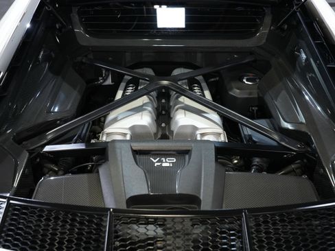 Used 2018 Audi R8 V10 plus image 42