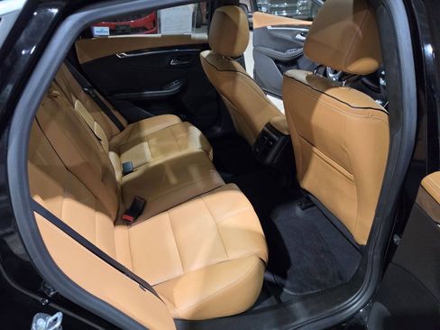 Used 2016 Chevrolet Impala LTZ w/ Enhanced Convenience Package FWD image 32