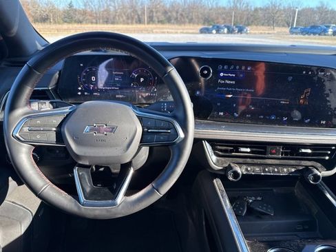 Used 2025 Chevrolet Suburban RST image 6