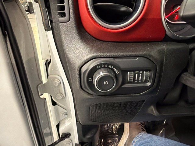 Used 2020 Jeep Wrangler Unlimited Rubicon w/ LED Lighting Group AWD/4WD image 25