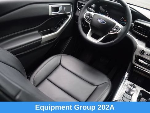 Used 2023 Ford Explorer XLT w/ Equipment Group 202A AWD/4WD image 2