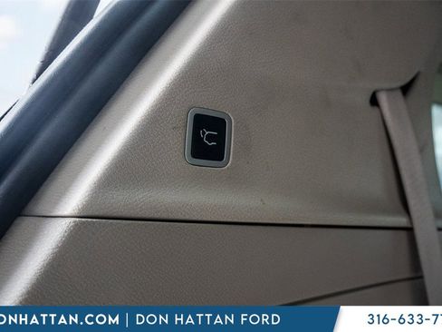 Used 2023 Chrysler Pacifica Limited image 29