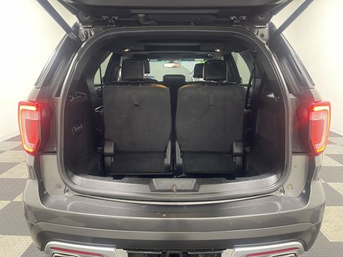 Used 2016 Ford Explorer Platinum image 18