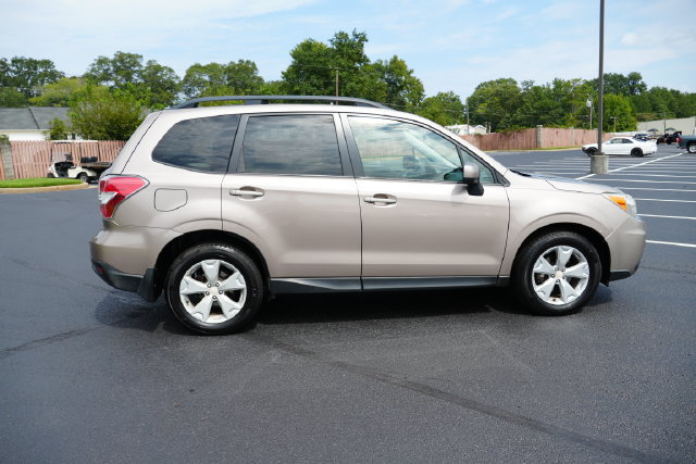 Used 2015 Subaru Forester 2.5i Premium w/ Protection Package #1 AWD/4WD image 10