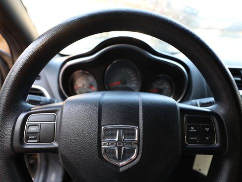 Used 2013 Dodge Avenger SE FWD image 18