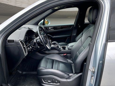 Used 2023 Porsche Cayenne AWD/4WD image 20
