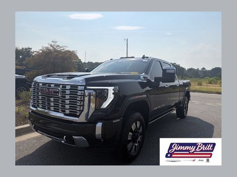 Used 2025 GMC Sierra 2500 Denali w/ Denali Reserve Package AWD/4WD image 1