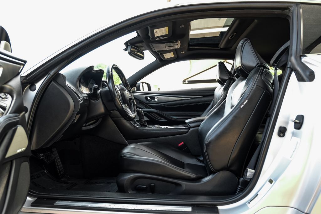 Used 2020 INFINITI Q60 3.0t Luxe AWD/4WD image 4