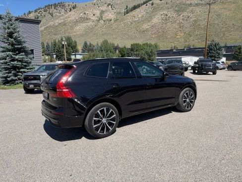 Used 2024 Volvo XC60 B5 Plus AWD/4WD image 9