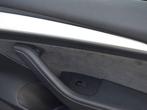 Used 2022 Tesla Model 3 Long Range AWD/4WD image 18