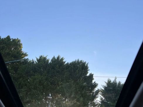 Used 2022 Toyota RAV4 XLE Premium image 20