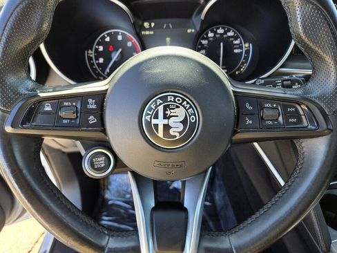 Used 2022 Alfa Romeo Stelvio Ti AWD/4WD image 22