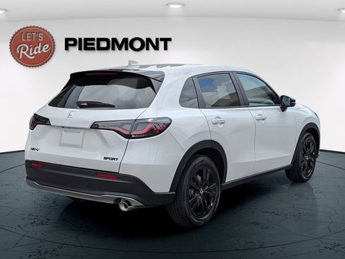 New 2026 Honda HR-V Sport image 3