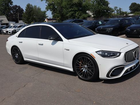 Used 2024 Mercedes-Benz S 63 AMG S w/ Carbon Fiber Exterior Package image 3