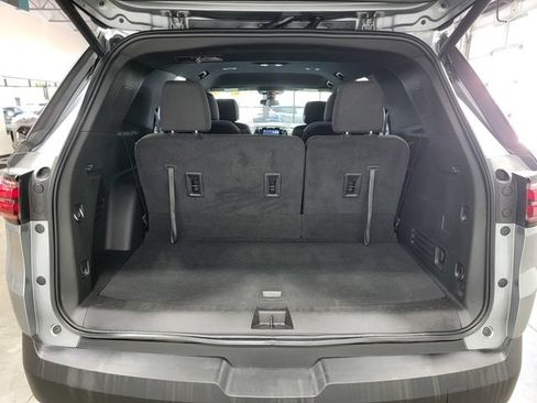 Certified 2023 Chevrolet Traverse LT FWD image 35
