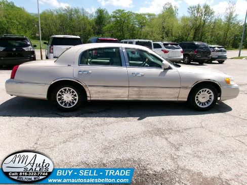 Used 2000 Lincoln Town Car Cartier RWD image 6