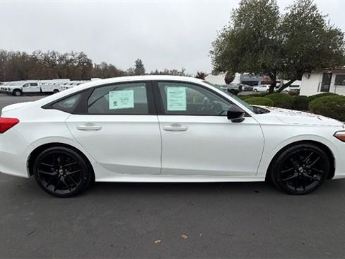 Used 2023 Honda Civic Sport image 3