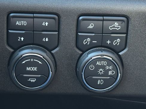 Used 2024 Chevrolet Silverado 1500 High Country AWD/4WD image 19