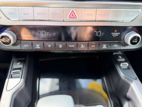 Used 2025 Kia Telluride S AWD/4WD image 16