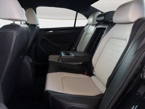 Used 2015 Volkswagen Jetta Sport FWD image 13