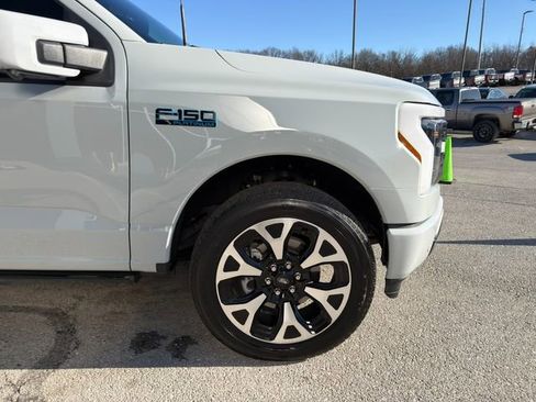 Used 2024 Ford F150 Lightning Platinum image 9