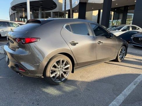 Used 2019 MAZDA MAZDA3 AWD Hatchback w/ Preferred Pkg image 3